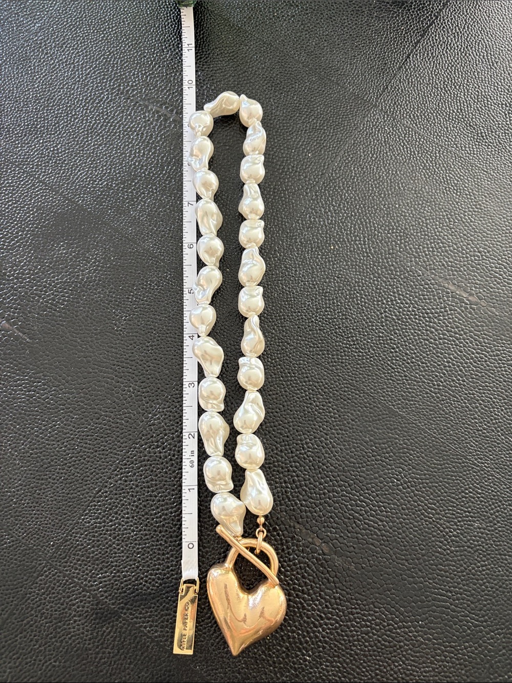 Source Unknown Cream Pearl Bead Necklace with Gold Heart Lock Pendant